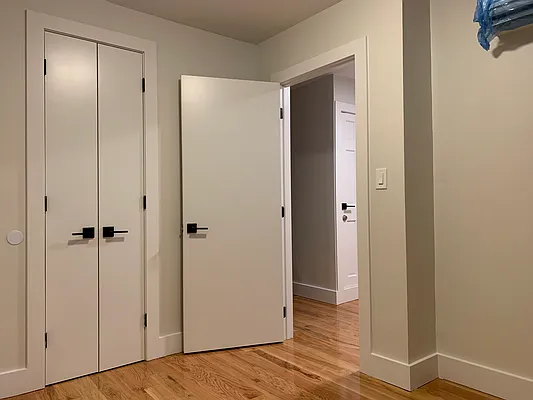 Rented by Prime Square Realty | media 2