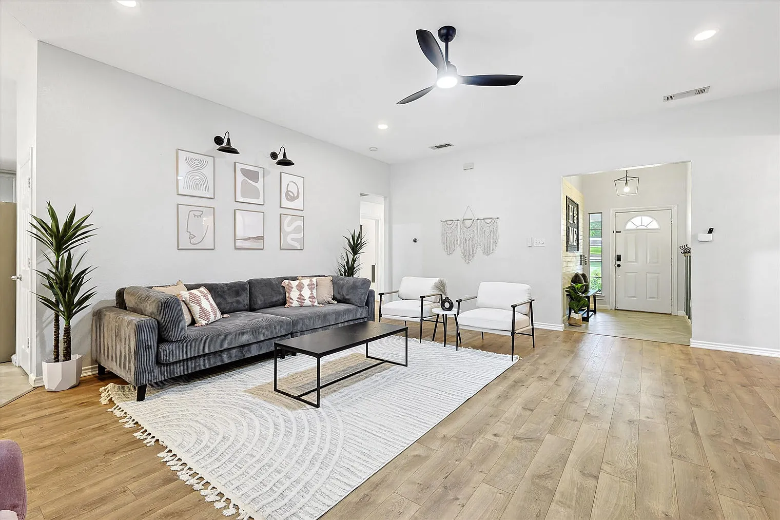 5 bed, 2.0 bath, 2389 sqft, $11,424 — Photo 1