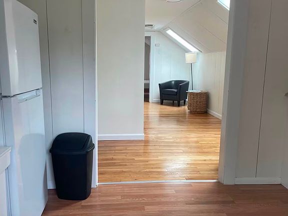 3rd image of 50 Lyng St