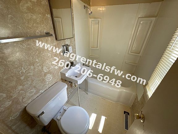 4th image of 1260 Saint Joseph Blvd APT 2