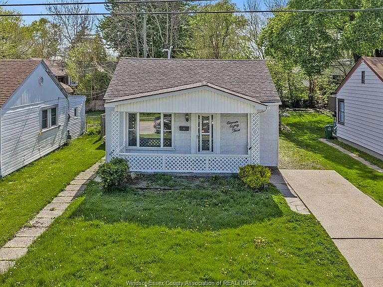 1183 Felix Ave — Photo 5