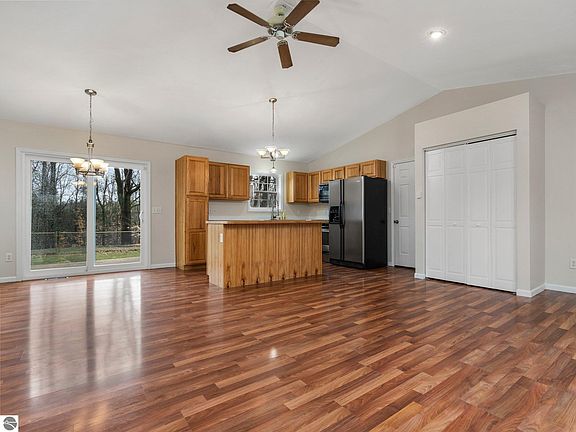 3rd image of 10077 Betsie Creek Dr