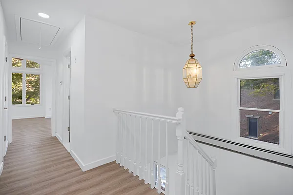 Sold by RE MAX Team | media 17