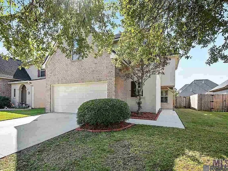 18184 River Birch Dr — Photo 1