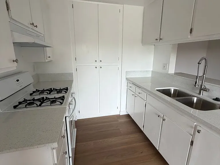 4141 Rosecrans Ave — Photo 9