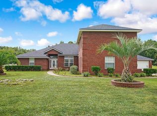 5248 Angel Lake Dr, Jacksonville, FL 32218