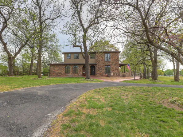 2102 N Duquesne Road, Joplin, MO 64801
