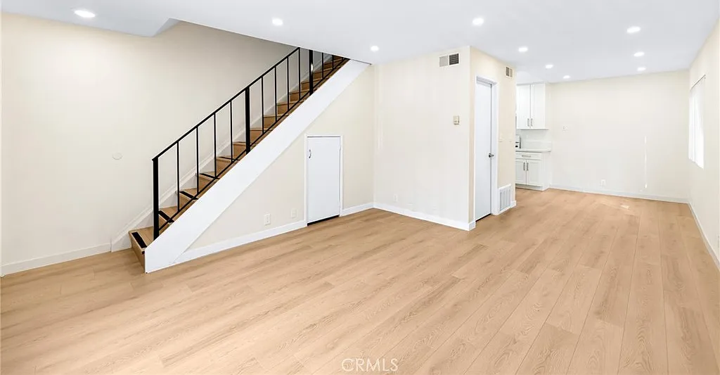 2 bed, 1.5 bath, 1000 sqft, $2,895 — Photo 3