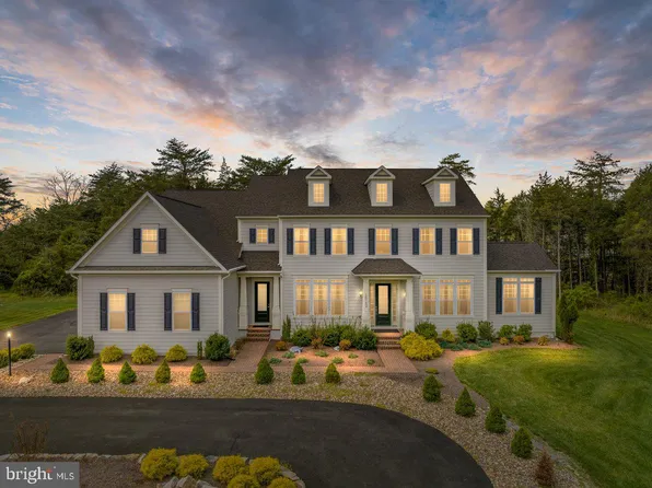 16752 Lord Sudley Dr, Centreville, VA 20120