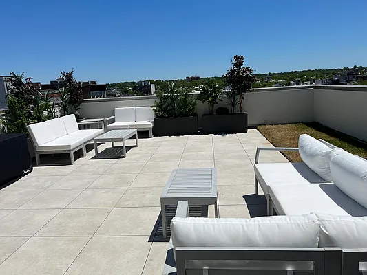 Sold by The InHouse Group | media 16