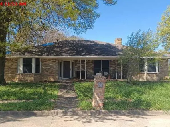1813 N Carrier Pkwy, Grand Prairie, TX 75050