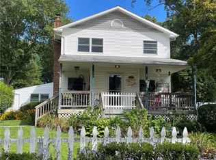 31 Washington Blvd, Commack, NY 11725