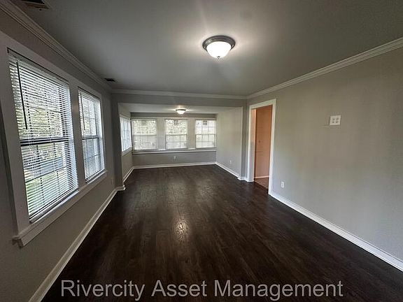 4th image of 554 Sandridge St