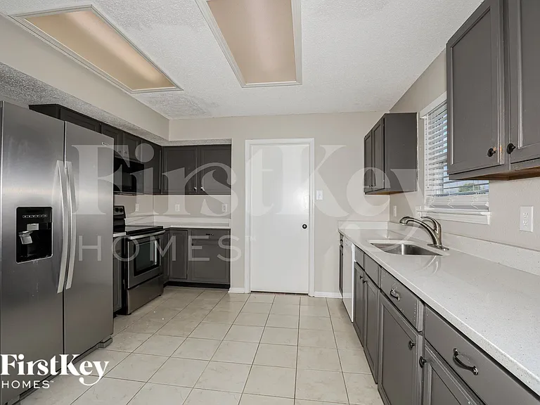 11 Atherton Ct — Photo 6
