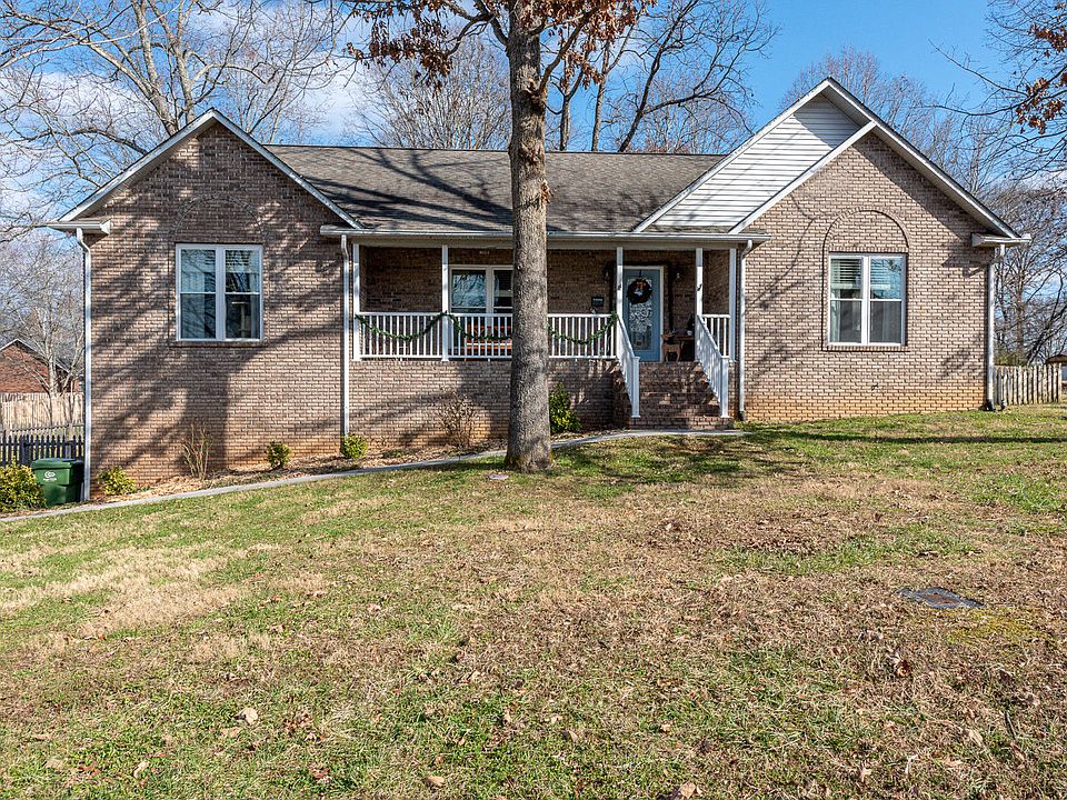 1st image of 952 Meadow Oaks Dr