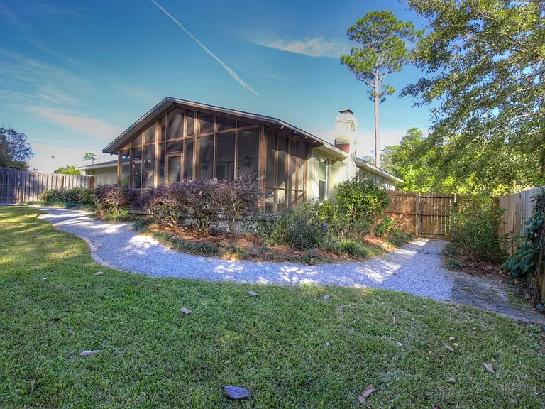 505 Evergreen St — Photo 12