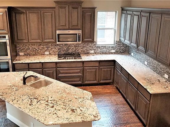 2nd image of 3327 Sequoia Ln