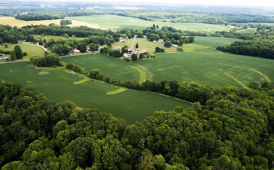 1st image of N Pleasant Dr