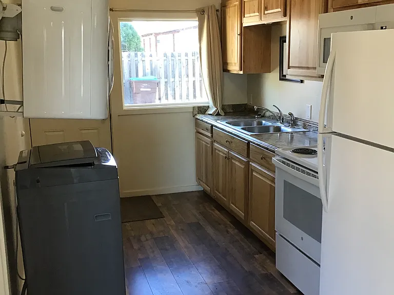 268 NE Holly St — Photo 5