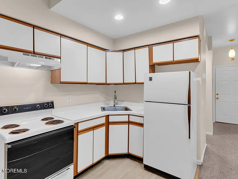 15 Garfield Ave #205 — Photo 13
