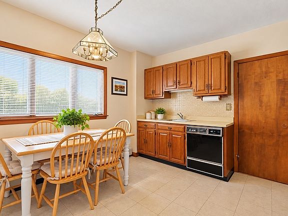 4th image of 12 Kearney St