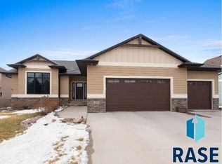 205 N Fairway Dr, Brandon, SD 57005