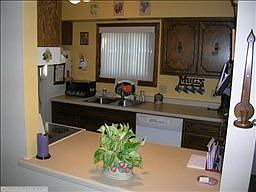 4th image of 2526 Stearns Way