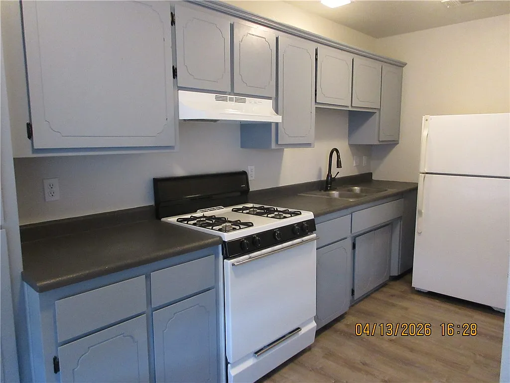 Building Photo - 1755 E Gordon Dr #10