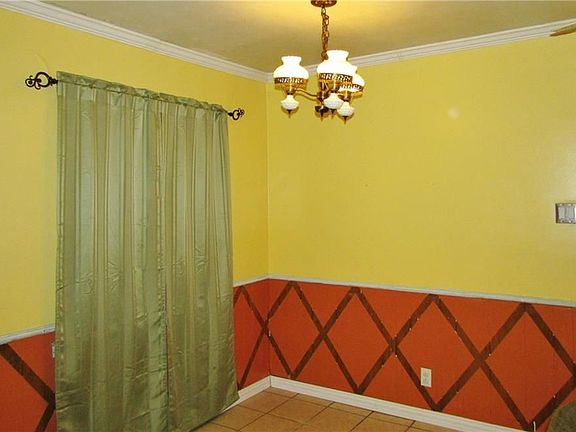 5th image of 212 W McLain Dr