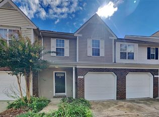 825 Pelican Bay Dr, Pineville, NC 28134