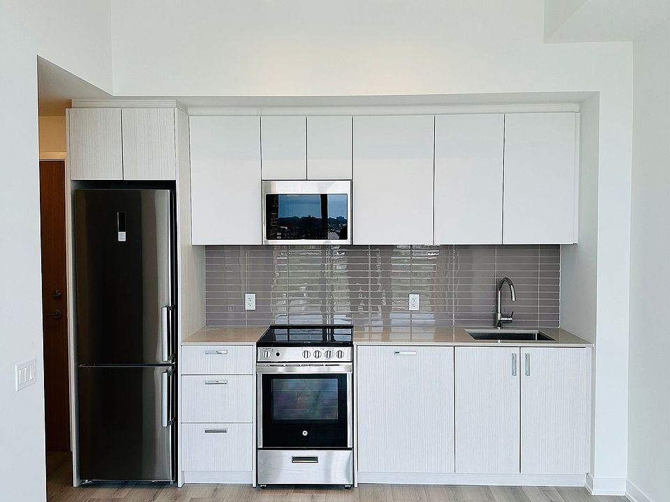 1st image of 1787 Saint Clair Ave W #907