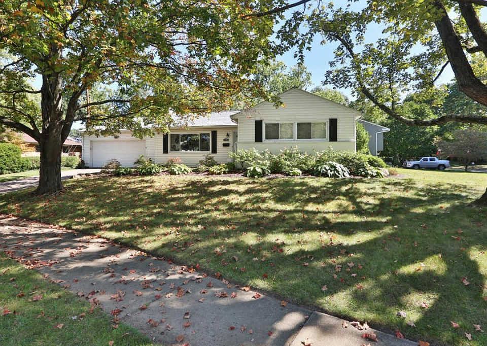 1st image of 694 Farrington Dr