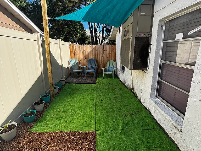11 Valencia Cir — Photo 8