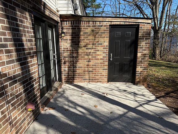 3rd image of 9100 Parktop Ln APT D