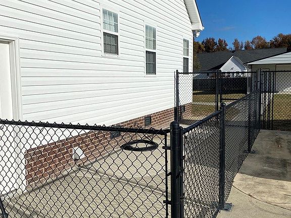 5th image of 105 Sable Dr