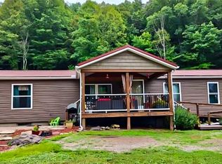 1526 Swift Rd, Waterford, OH 45786