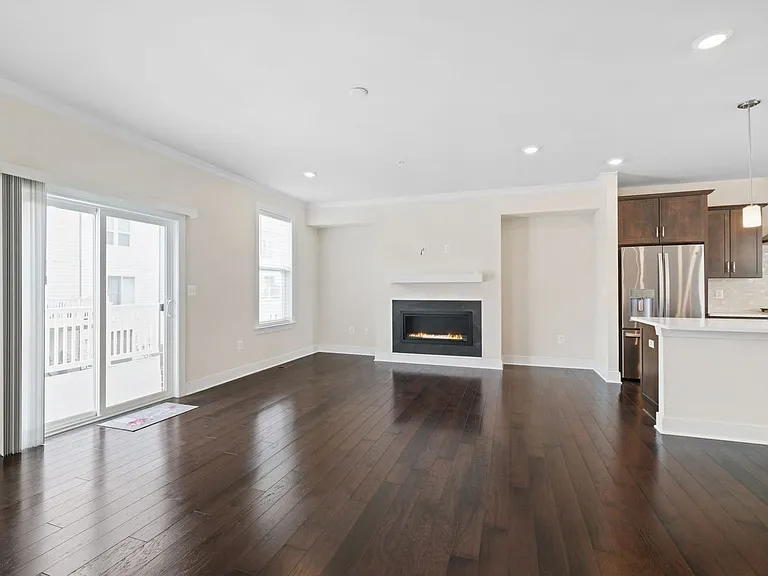 143 Rubens Dr — Photo 6