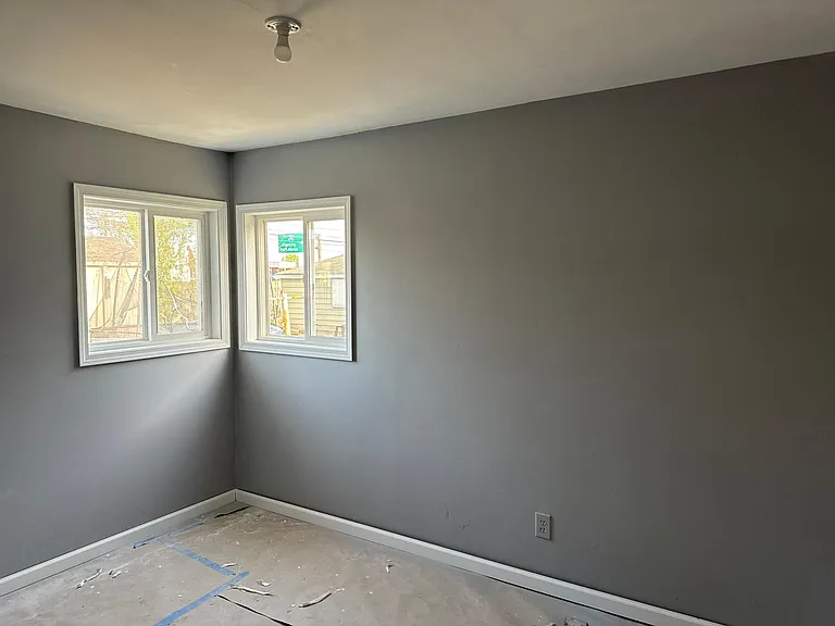 27228 Seyburn Ave — Photo 1