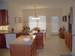 3rd image of 1209 Fieldcrest Ln