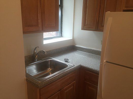 1st image of 307 E 110th St APT 14