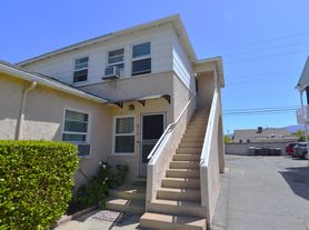 810 W Glenoaks Blvd, Glendale, CA