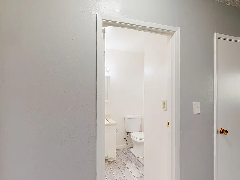 5550 Central Ave — Photo 10