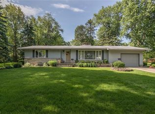 90 Outlook Dr, Tallmadge, OH