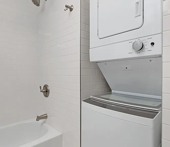 302 E 12th St #4 — Photo 7