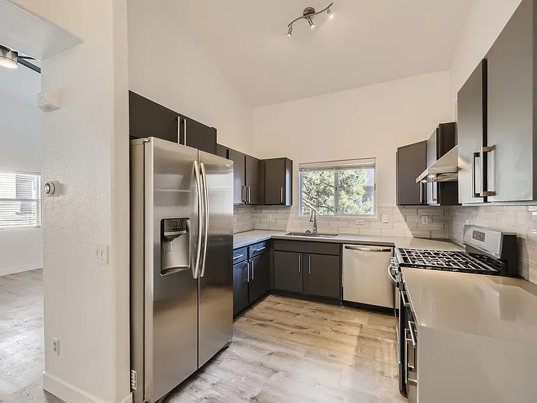 2153 Jasper Bluff St #201 — Photo 8
