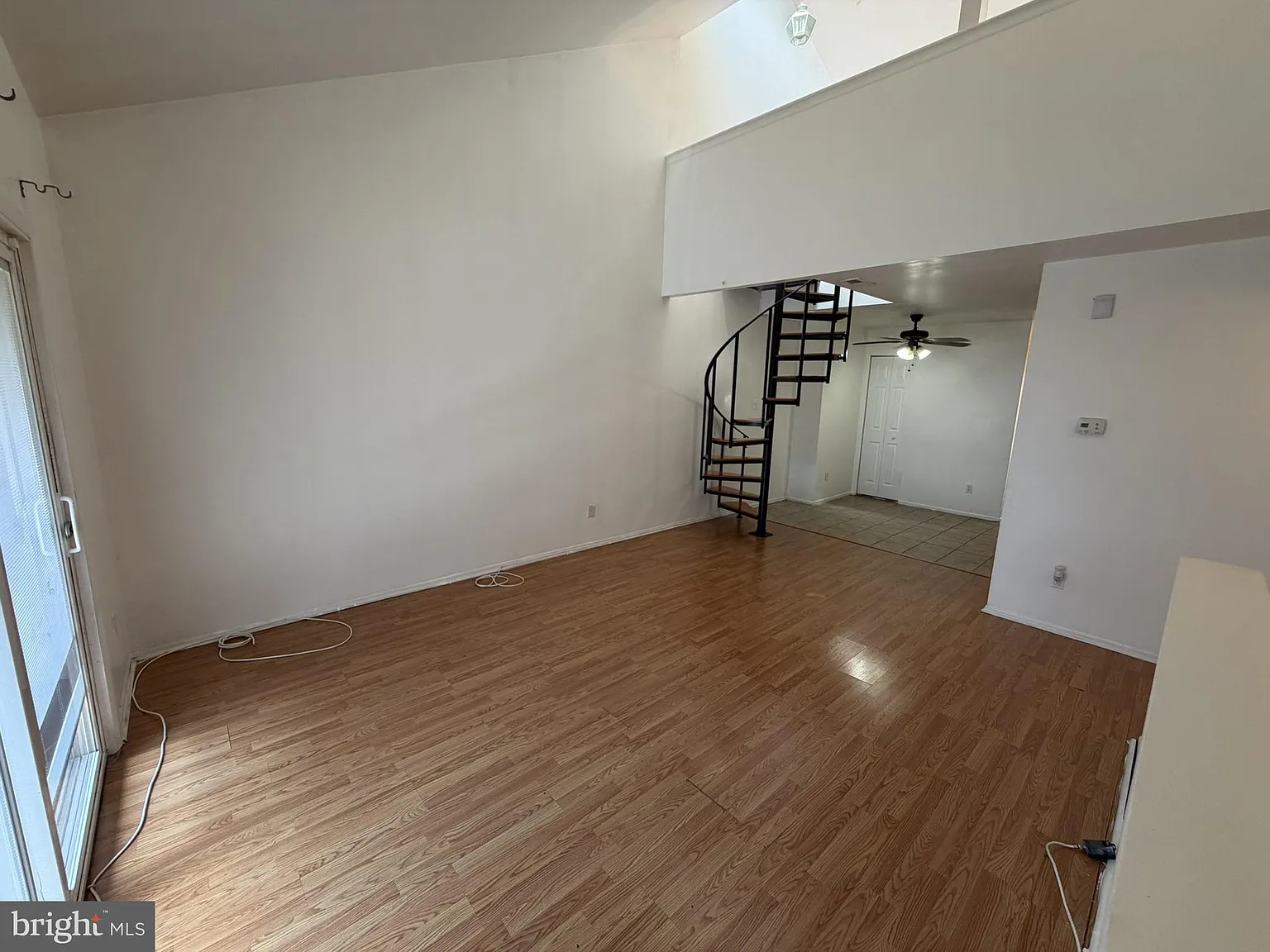 2 bed, 2.0 bath, 930 sqft, $1,600 — Photo 3