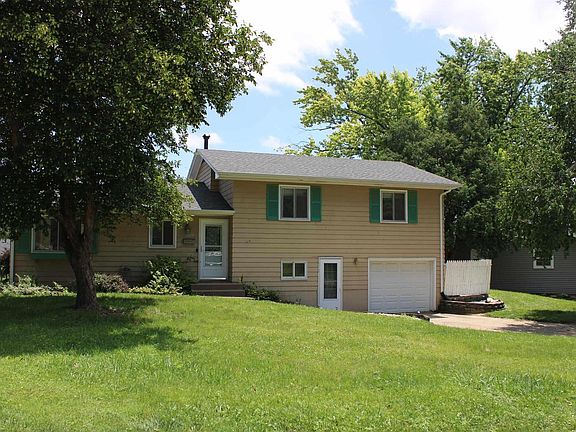 3rd image of 2809 Hillside Ct