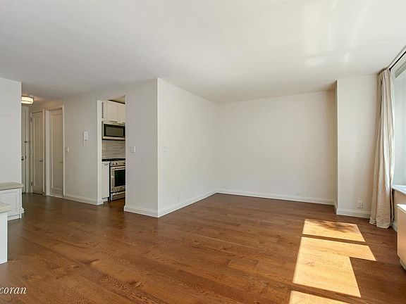 4th image of 200 E 94th St APT 305
