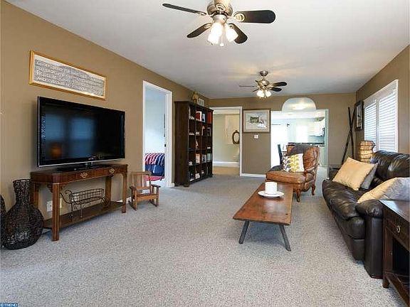 5th image of 586 Summit St