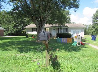 435 Maple Ter, Lafayette, TN 37083